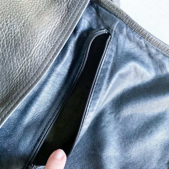 Vintage Dark Brown Leather Oval Unique Crossbody w Wood Detail - Picture 11 of 12